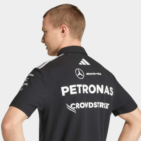 Polo Mercedes 2026 Negra Piloto