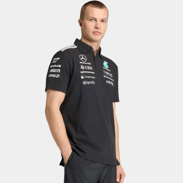 Polo Mercedes 2026 Negra Piloto