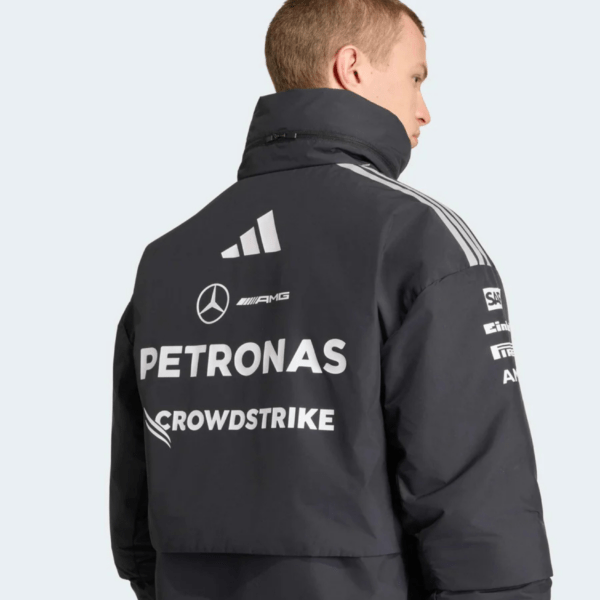 Chamarra Mercedes 2026